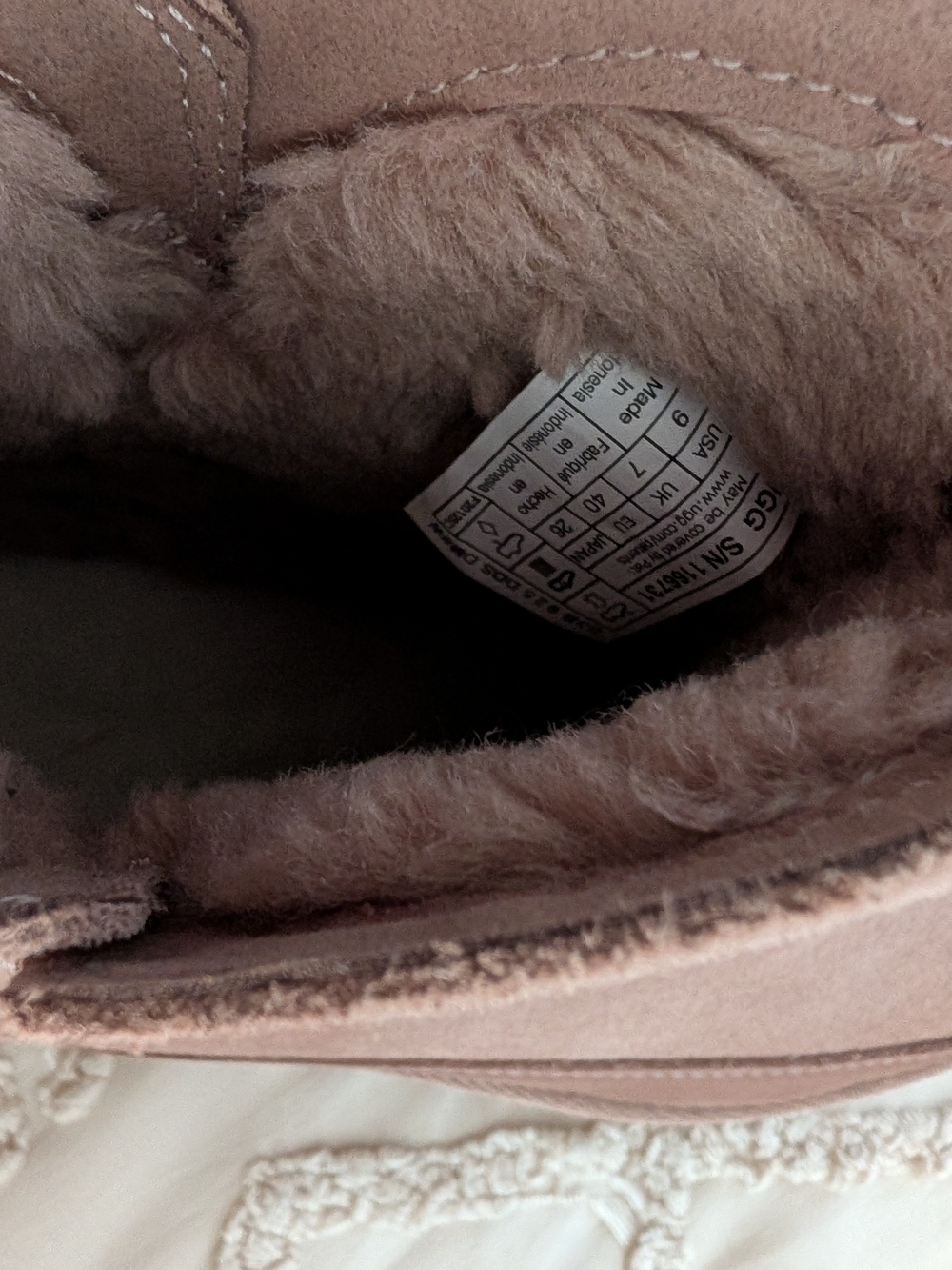 UGG Suede Platform Ankle boots - Picture 5 of 5